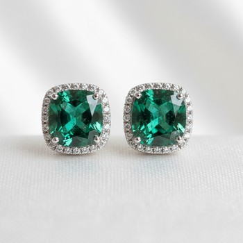 Emerald stud