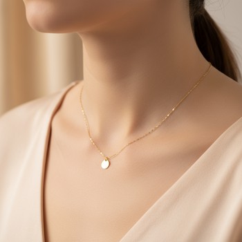 Single fine chain necklace as a base layer